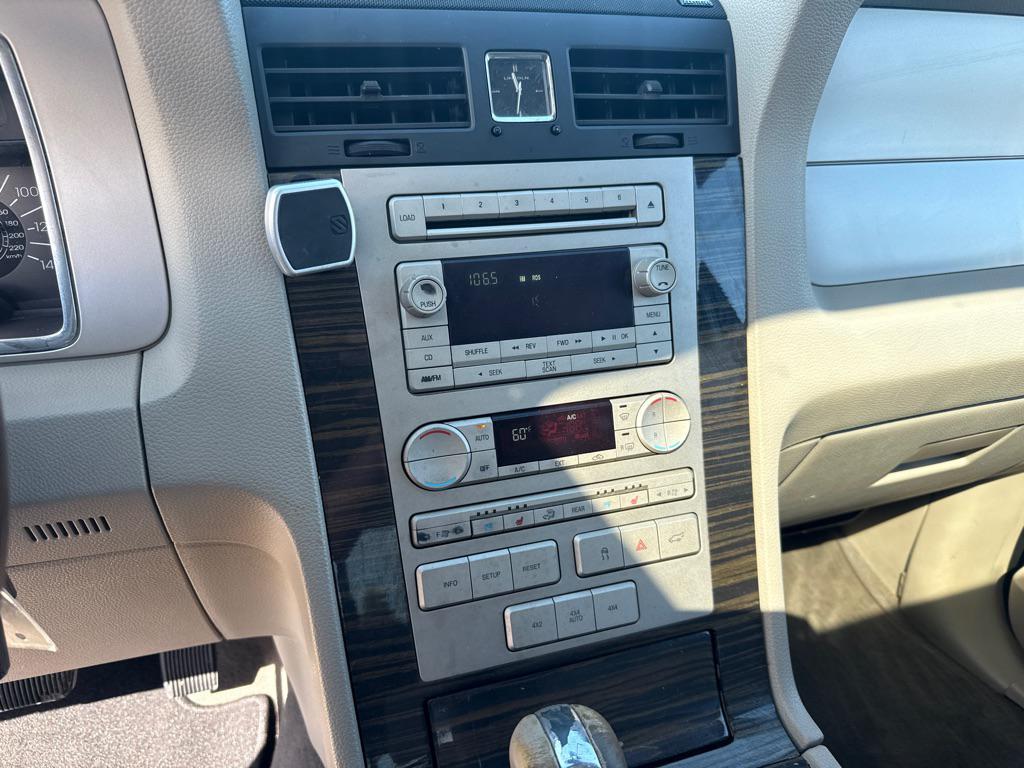 used 2008 Lincoln Navigator car, priced at $3,990