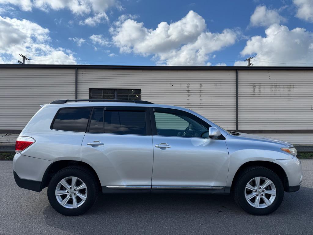 used 2012 Toyota Highlander car, priced at $11,990