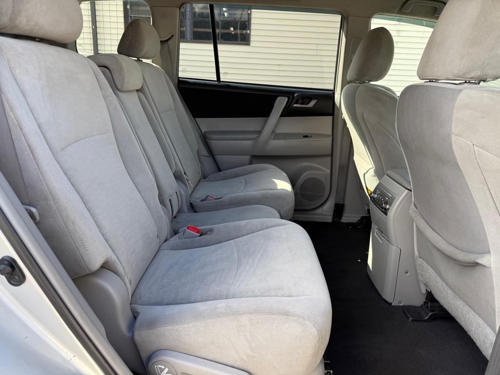 used 2012 Toyota Highlander car, priced at $11,990