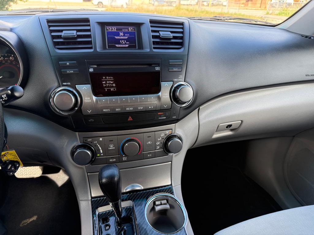 used 2012 Toyota Highlander car, priced at $11,990
