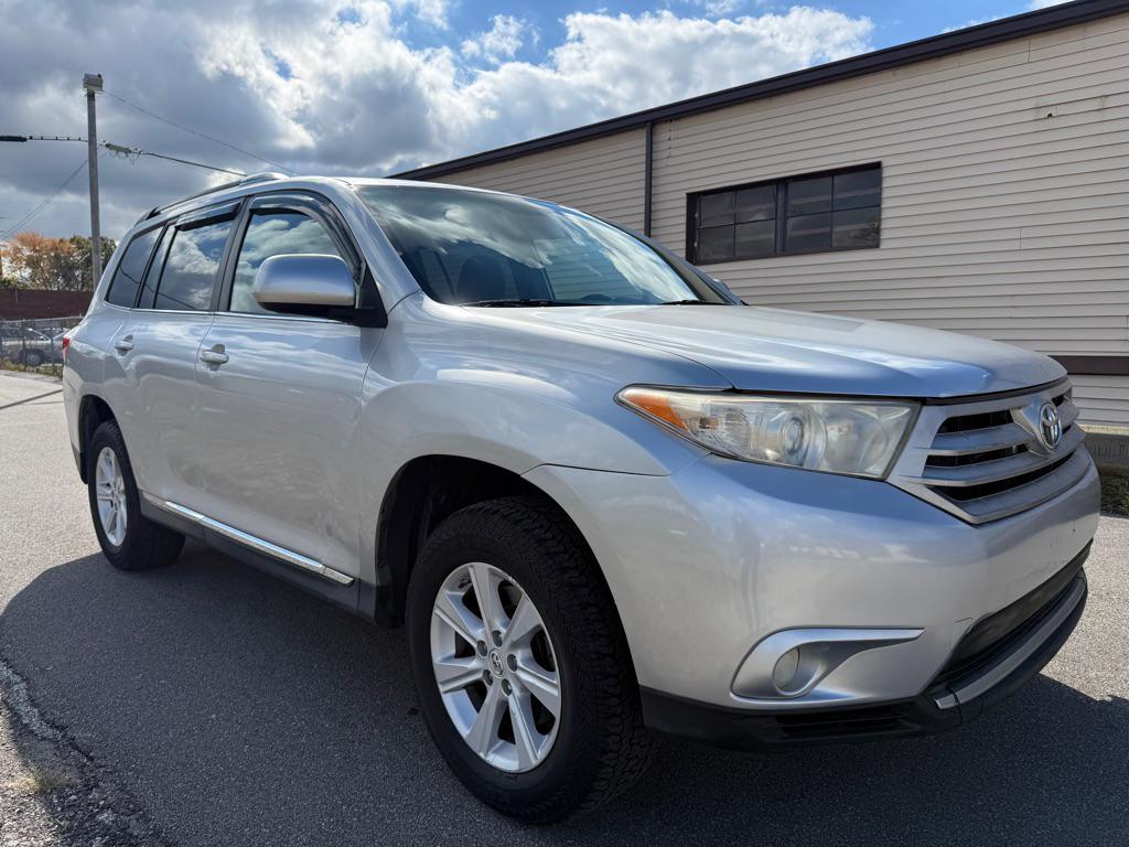 used 2012 Toyota Highlander car, priced at $11,990