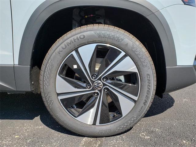 new 2025 Volkswagen Taos car