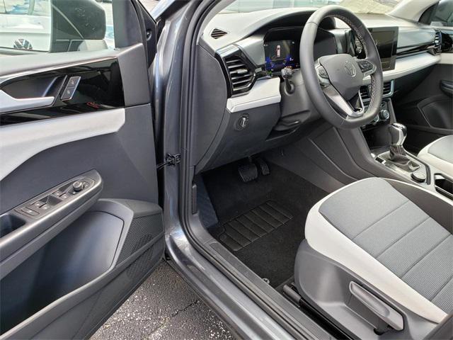 new 2025 Volkswagen Taos car