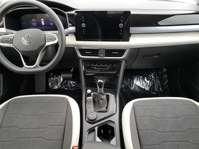 new 2025 Volkswagen Taos car