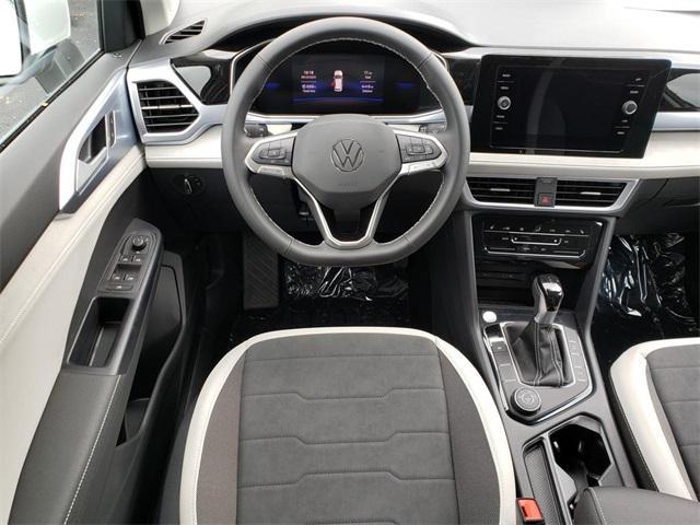 new 2025 Volkswagen Taos car