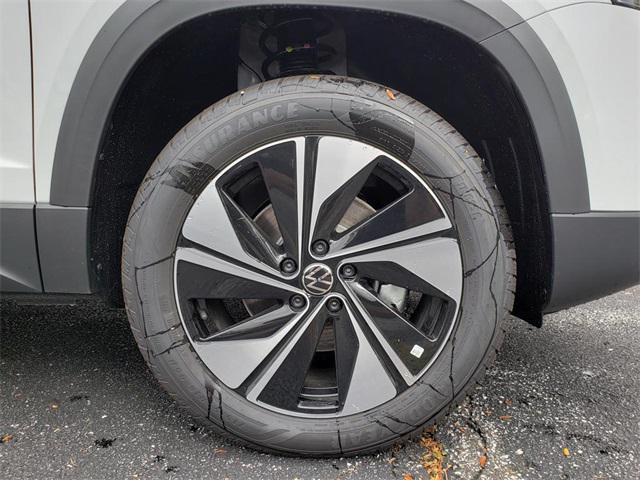 new 2025 Volkswagen Taos car
