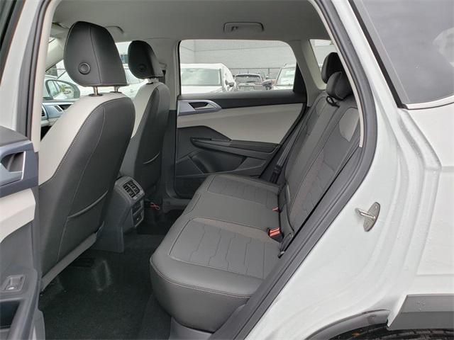 new 2025 Volkswagen Taos car