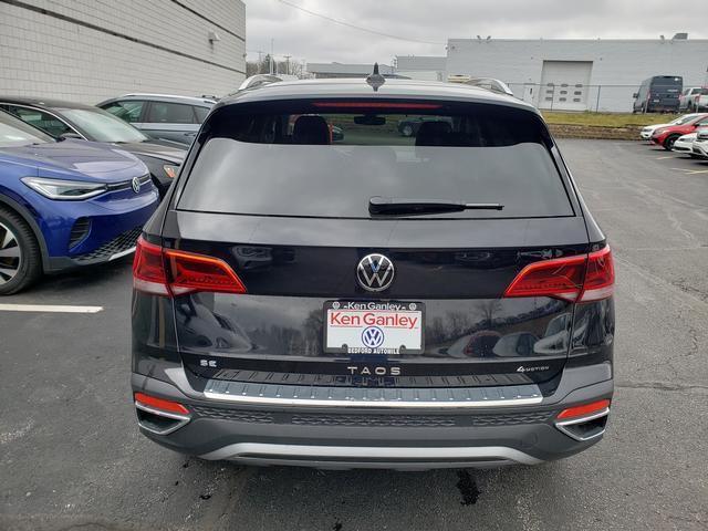 new 2024 Volkswagen Taos car, priced at $31,076