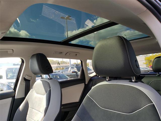 new 2025 Volkswagen Taos car