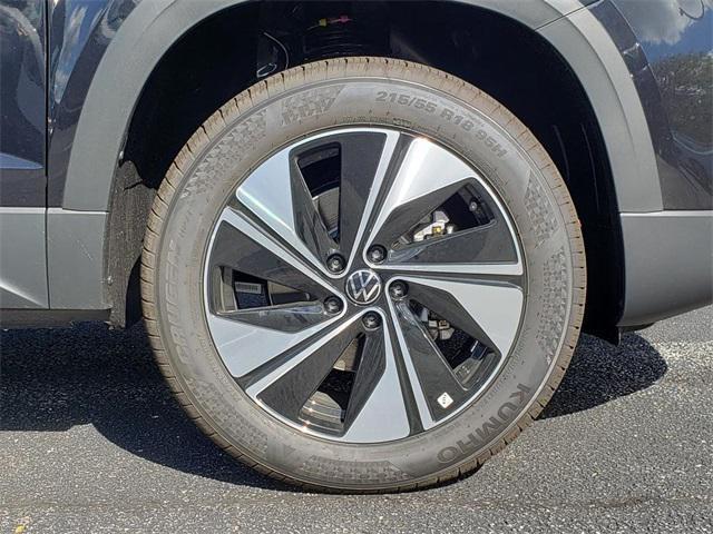 new 2025 Volkswagen Taos car