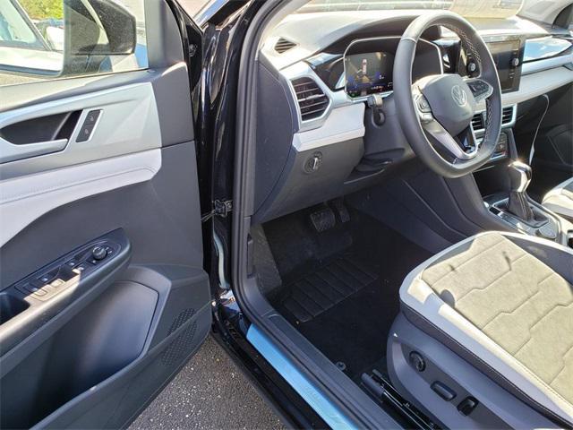 new 2025 Volkswagen Taos car