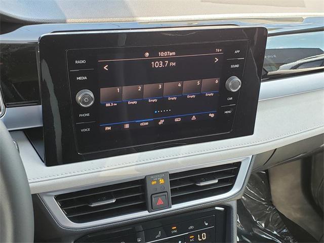 new 2025 Volkswagen Taos car