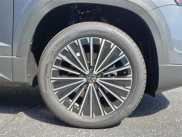 new 2025 Volkswagen Taos car