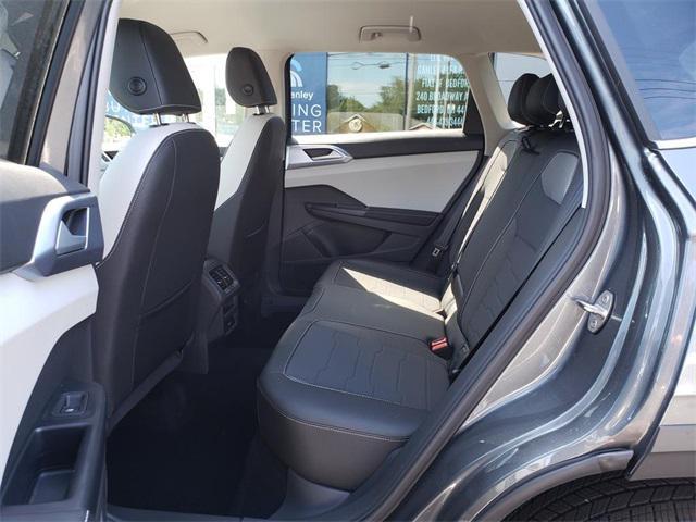 new 2025 Volkswagen Taos car
