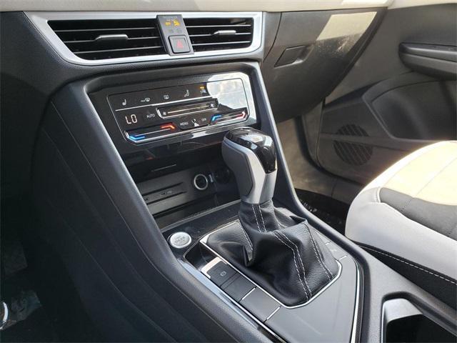 new 2025 Volkswagen Taos car