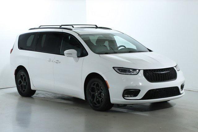 used 2021 Chrysler Pacifica Hybrid car, priced at $24,979