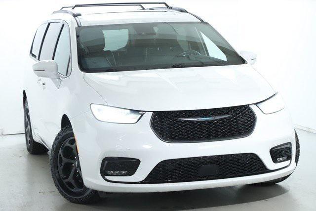 used 2021 Chrysler Pacifica Hybrid car, priced at $24,979