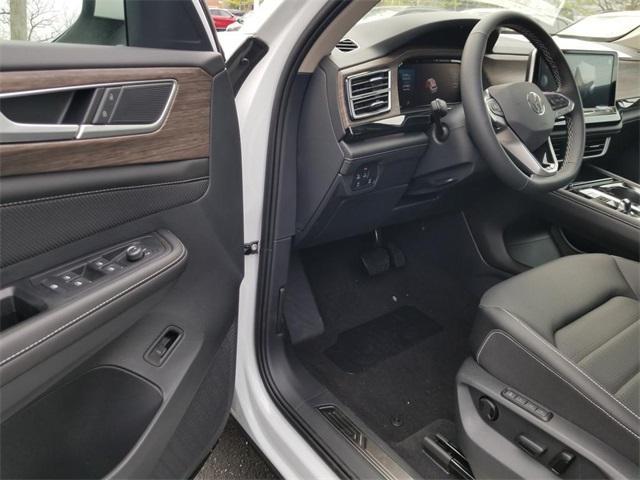 new 2025 Volkswagen Atlas car, priced at $48,828