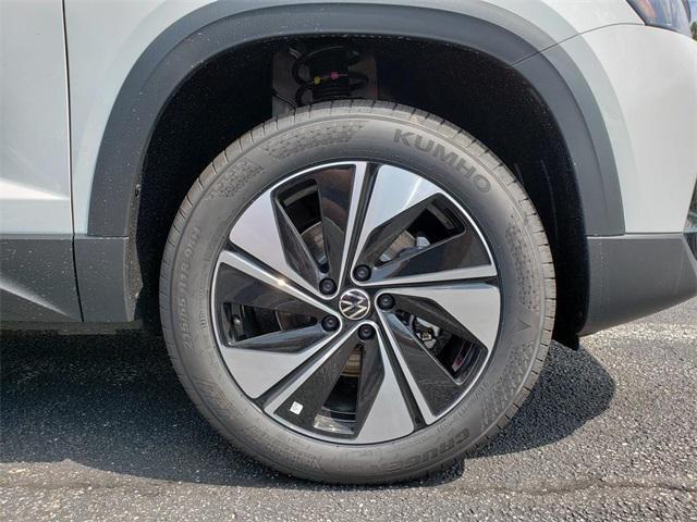 new 2025 Volkswagen Taos car