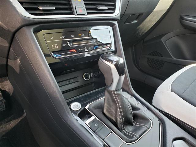 new 2025 Volkswagen Taos car