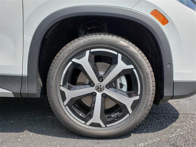 new 2025 Volkswagen Tiguan car, priced at $33,156