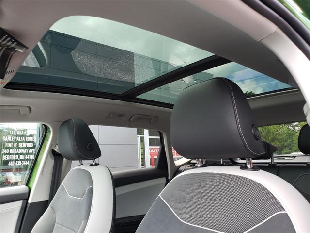 new 2025 Volkswagen Taos car