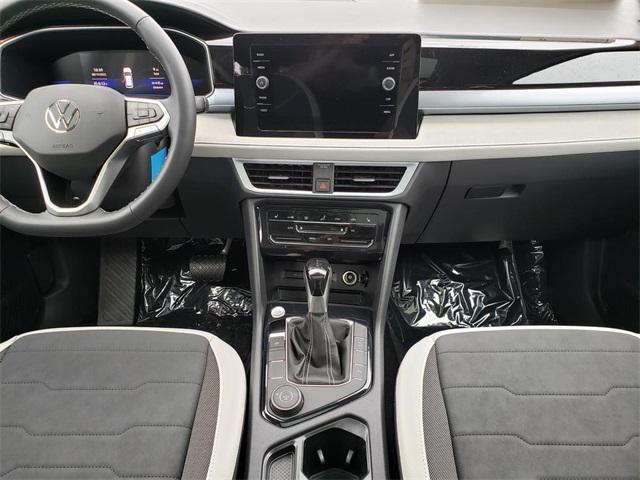 new 2025 Volkswagen Taos car
