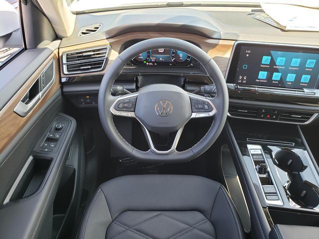 new 2024 Volkswagen Atlas car, priced at $40,940