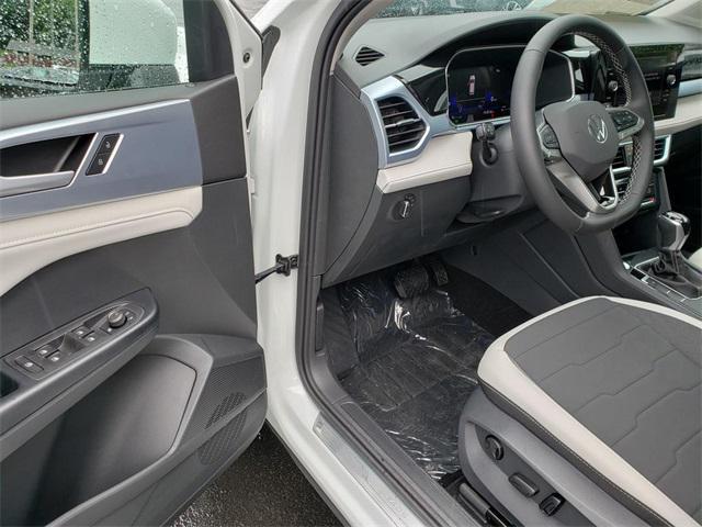 new 2025 Volkswagen Taos car