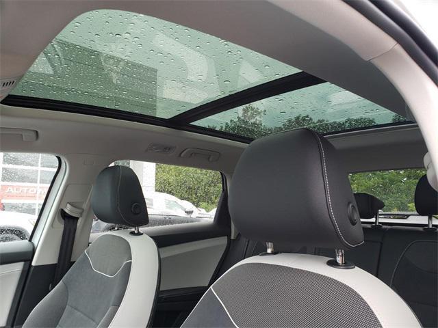 new 2025 Volkswagen Taos car