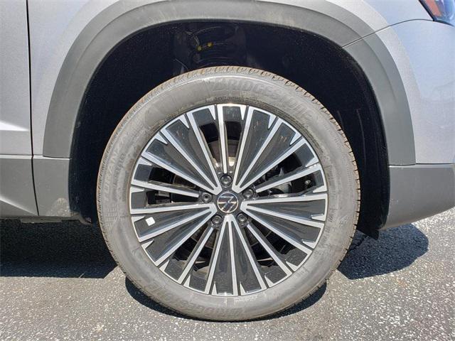 new 2025 Volkswagen Taos car