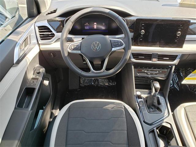 new 2025 Volkswagen Taos car