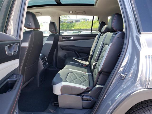 new 2025 Volkswagen Atlas car, priced at $46,380