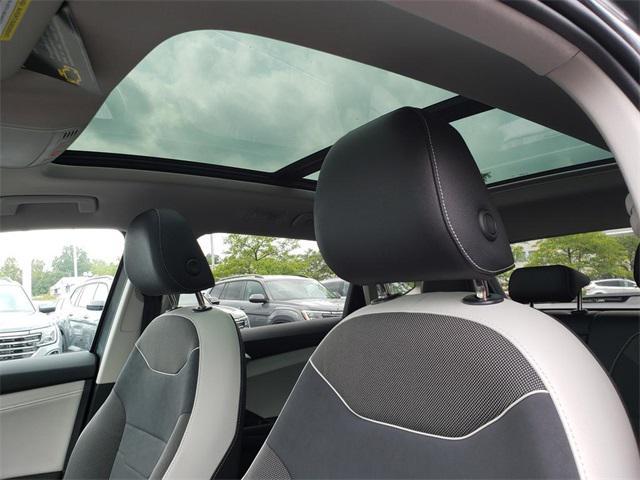 new 2025 Volkswagen Taos car