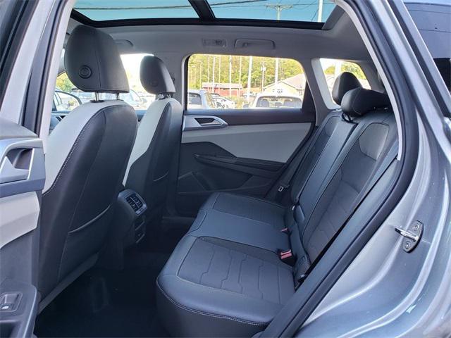 new 2025 Volkswagen Taos car