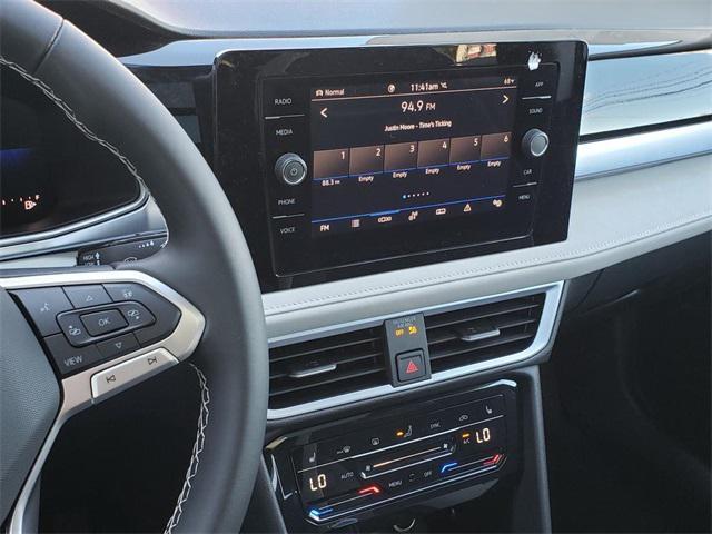 new 2025 Volkswagen Taos car