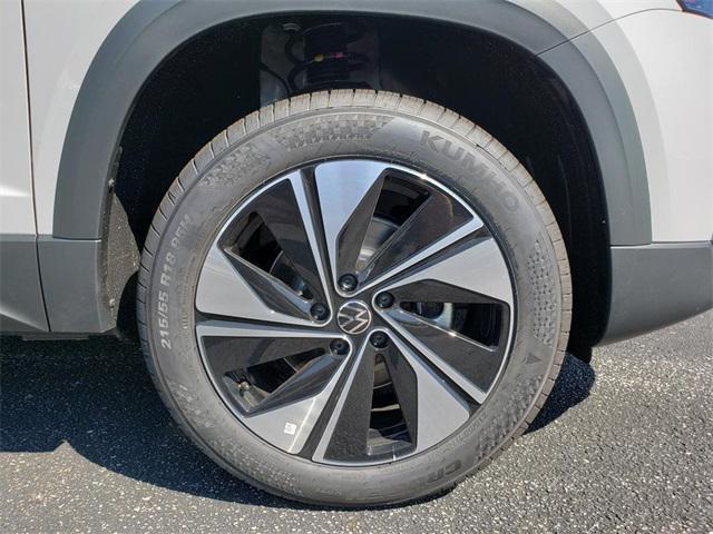 new 2025 Volkswagen Taos car