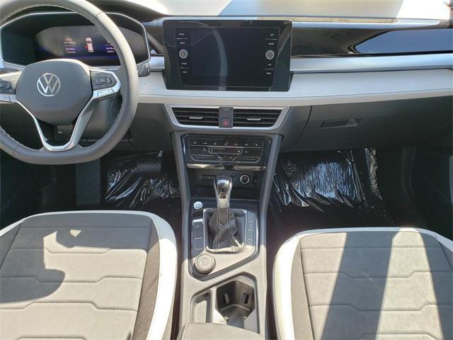 new 2025 Volkswagen Taos car