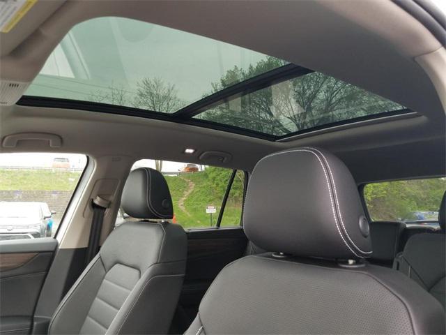 new 2025 Volkswagen Atlas car, priced at $48,426