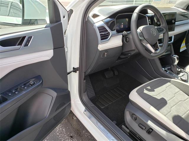 new 2025 Volkswagen Taos car