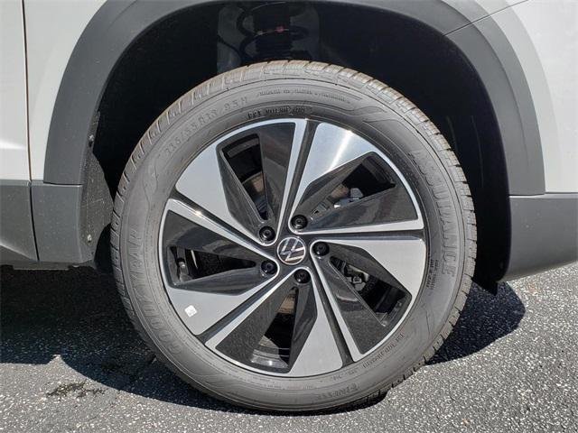 new 2025 Volkswagen Taos car