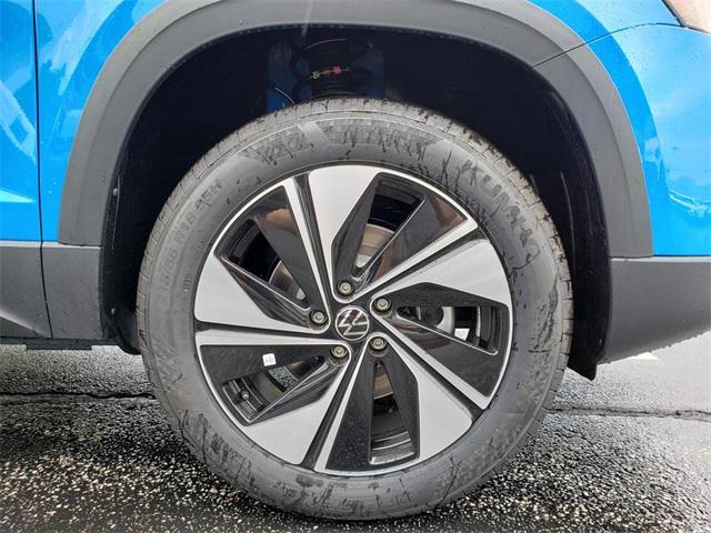 new 2025 Volkswagen Taos car