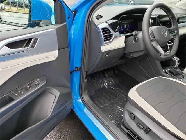 new 2025 Volkswagen Taos car
