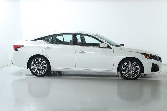 used 2023 Nissan Altima car, priced at $24,889