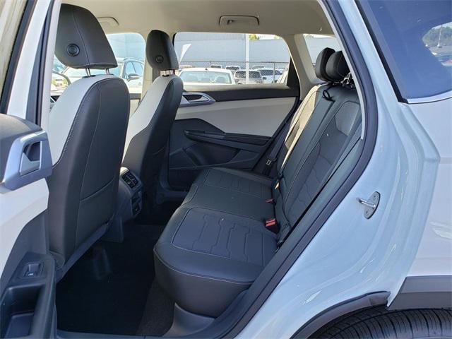 new 2025 Volkswagen Taos car