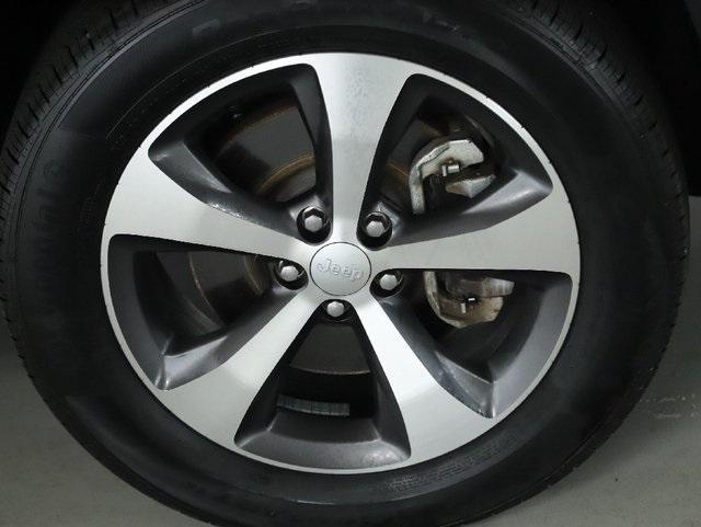 used 2022 Jeep Cherokee car, priced at $24,749