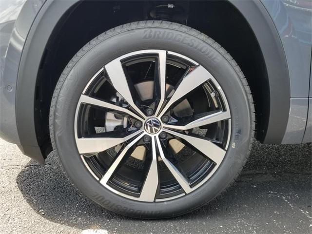 new 2025 Volkswagen Atlas Cross Sport car, priced at $53,691