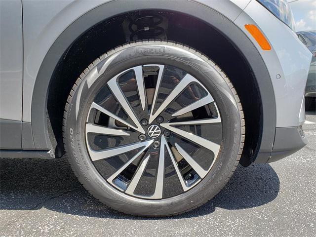 new 2025 Volkswagen ID.4 car, priced at $44,669