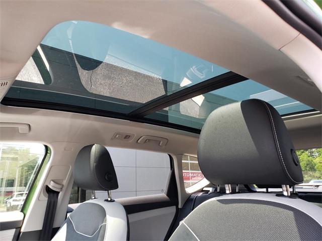 new 2025 Volkswagen Taos car