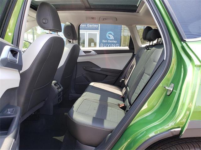 new 2025 Volkswagen Taos car